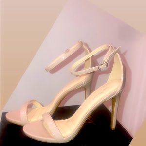 Brand new! Never worn! Spring Ready!!!